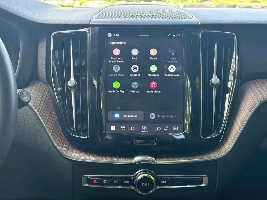 Volvo XC60 B5 Momentum      2022