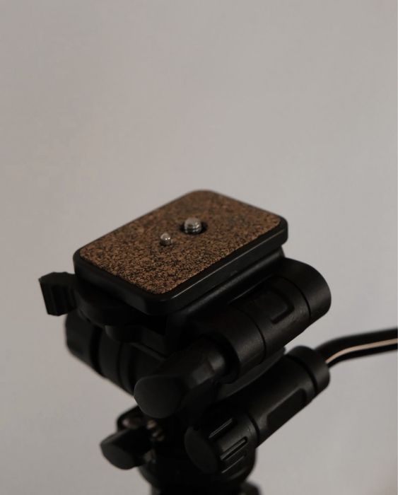 Штатив для камери