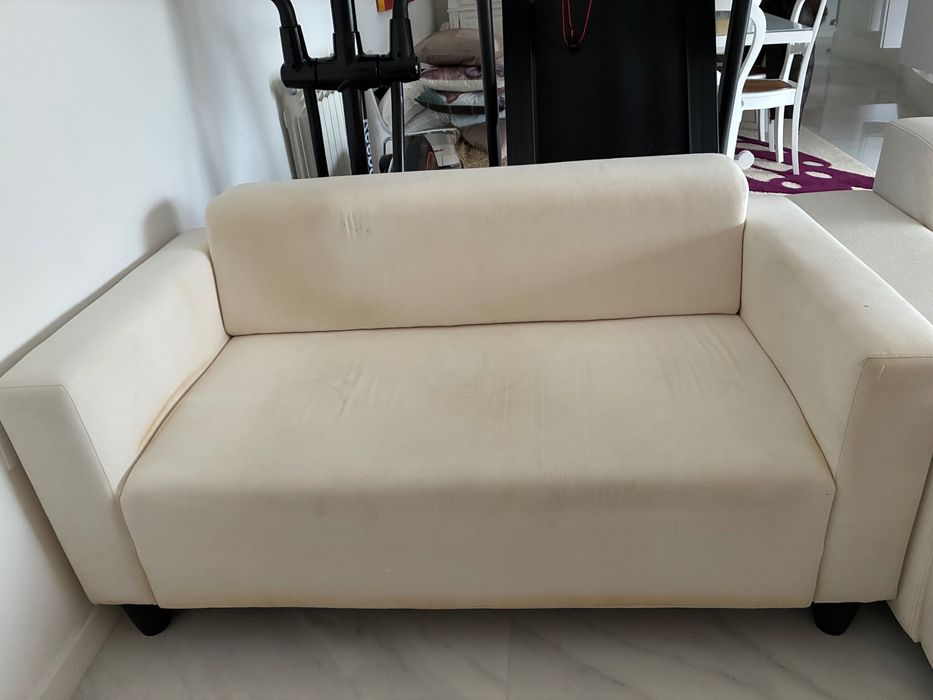 Sofá branco em tecido