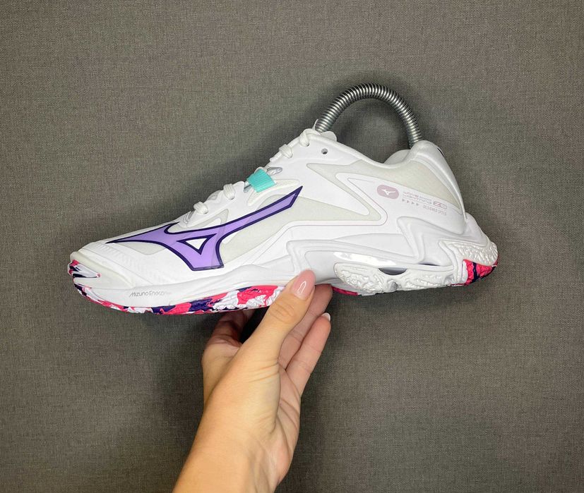 Кросівки ігрові,волейбольні Mizuno Wave Lightning Z8 38 р оригінал