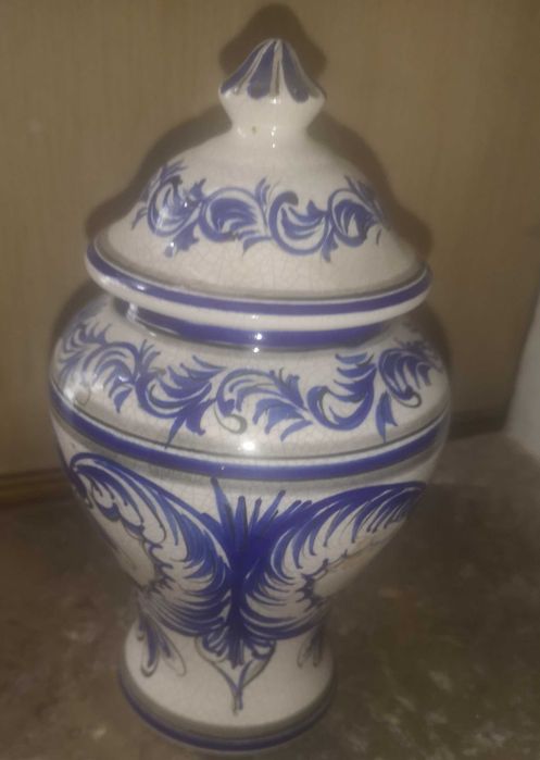 Pote pintado à mão
