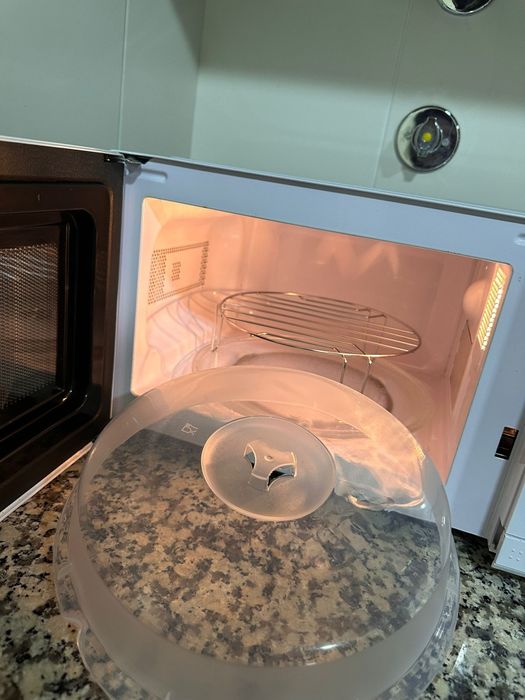 Microondas da marca TEKA