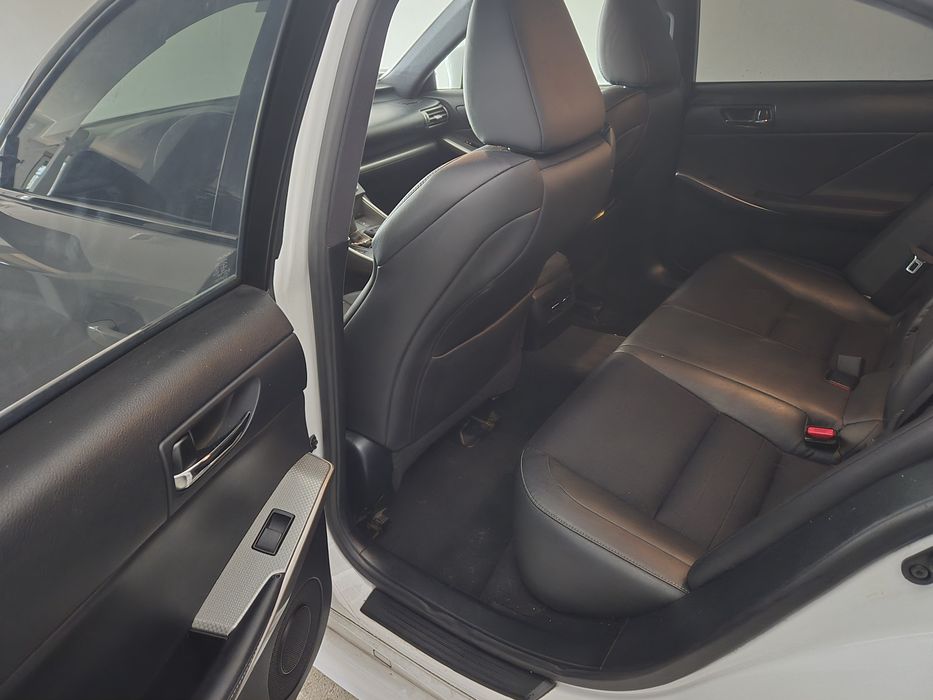 Vendo Lexus is300h