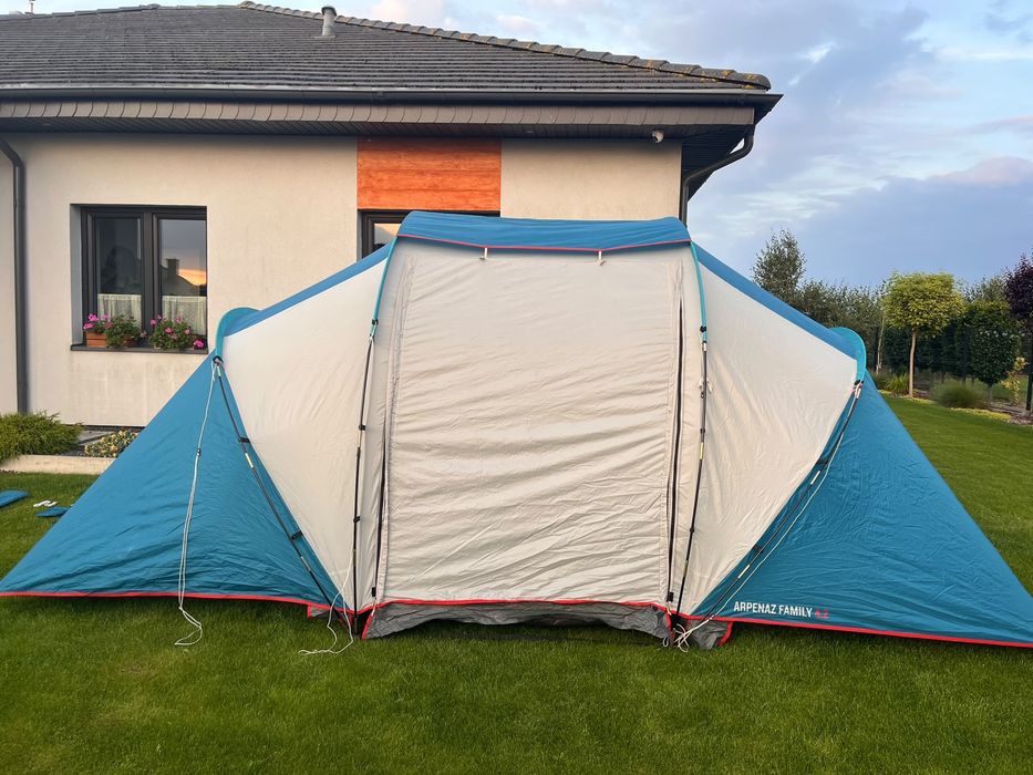 Namiot 4-osobowy Quechua Arpenaz 4.2 z Decathlon