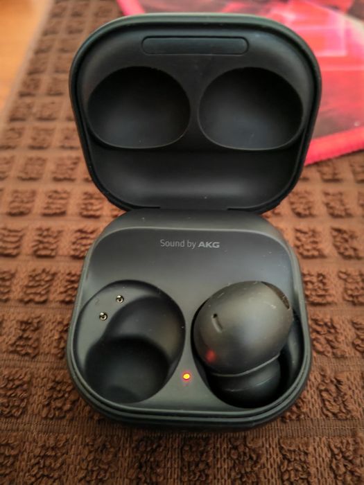 Продам кейс Samsung Galaxy Buds 2 Pro