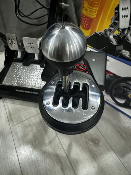 Комплект:Кермо Thrustmaster T300 Ferrari+Коробка передач+Педалі+Стійка