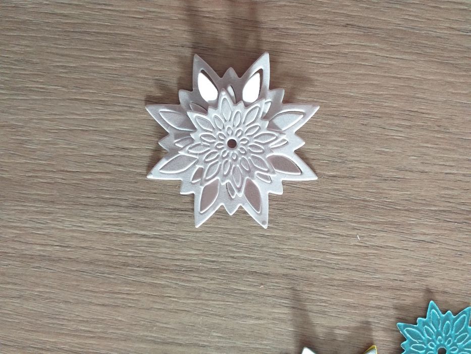 Scrapki scrapbooking kwiatki mix ponad 220 sztuk
