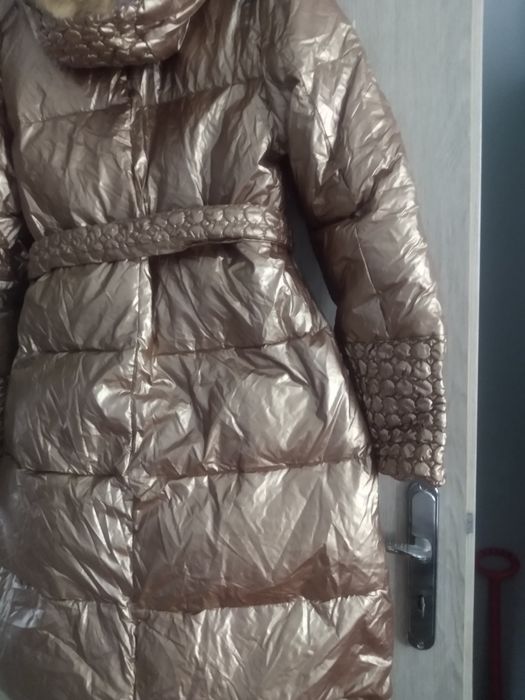 Nowa dłuższa złota kurtka zimowa