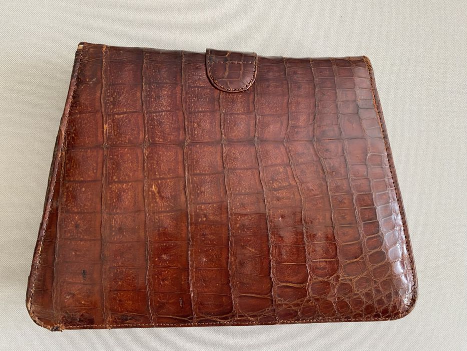 Clutch vintage em pele de crocodilo