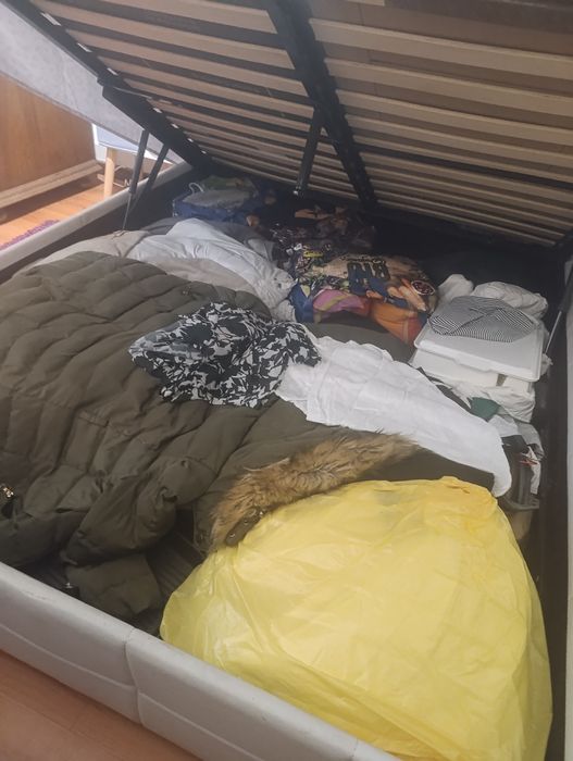 Double bed, wardrobe, kitchen table with 4 chairs, paintings, lamp64752167970817123