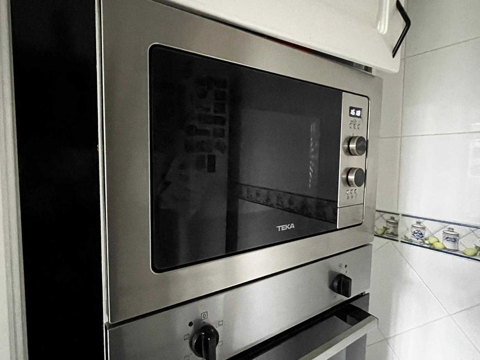 Microondas TEKA Encastrar 0,48 largura x 0,28 altura x 0,30m profun