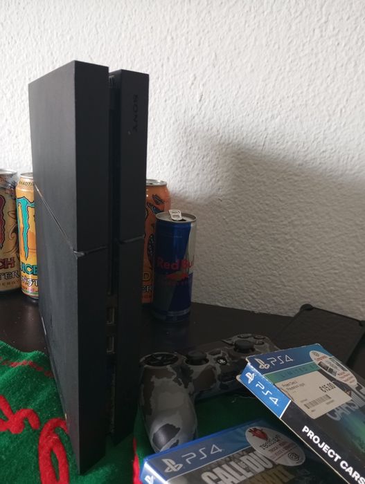 PlayStation 4 c/ jogos