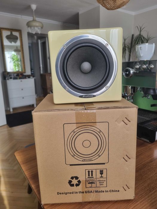 Monitory studyjne do mixu Avantone Mixcube Creme
