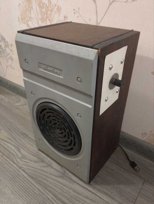 Блютуз Колонка из  дерева с  Регулятором  ,