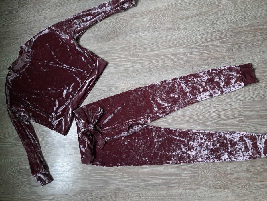 Костюм спортивный джогеры и худи велюровый Reebok  подростковый