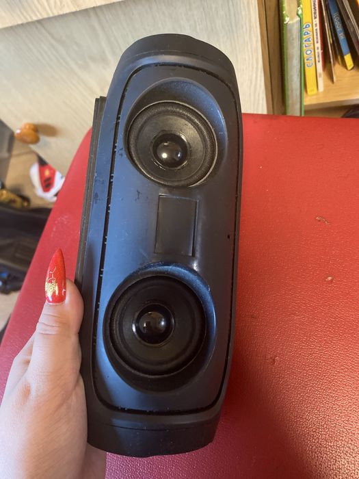 Колонка музыкальная JBL , хорошее чистое звучание