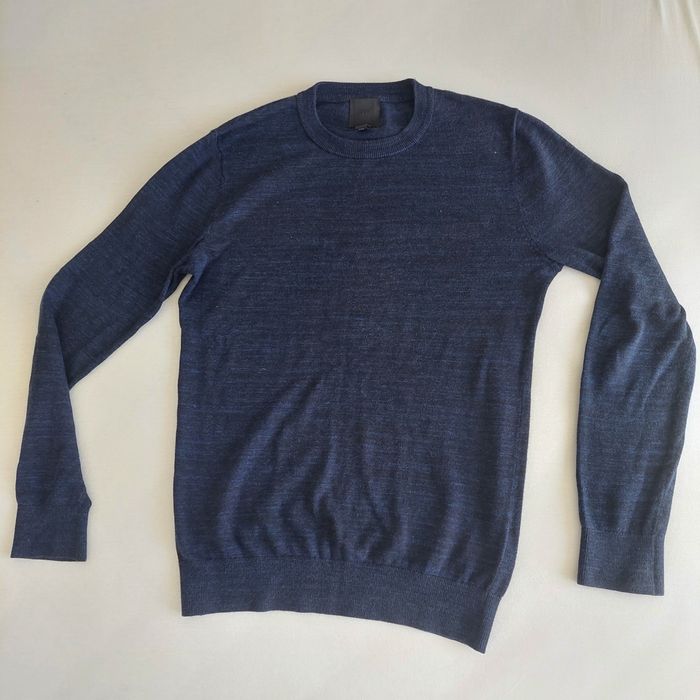 granatowy sweter męski