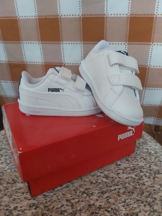 Sapatilhas Puma Up Children com velcro recortável