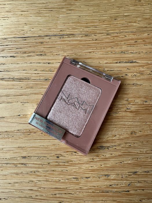 Rozświetlacz do twarzy NAM glass highlighter 01 light chaser