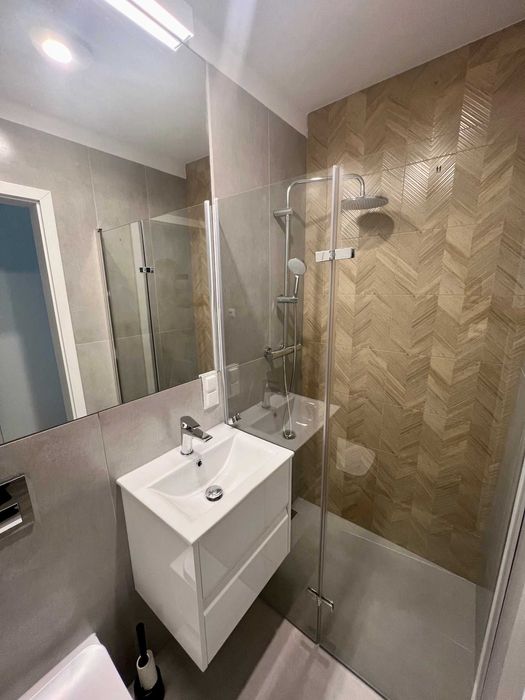 Nowocześnie wykończona kawalerka z miejscem parkingowym klimatyzacja