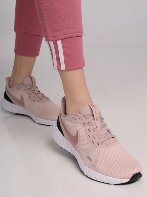 Жіночі кросівки Nike Revolution 5 оригінал розмір 41