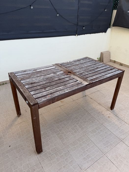 Mesa exterior nammaro