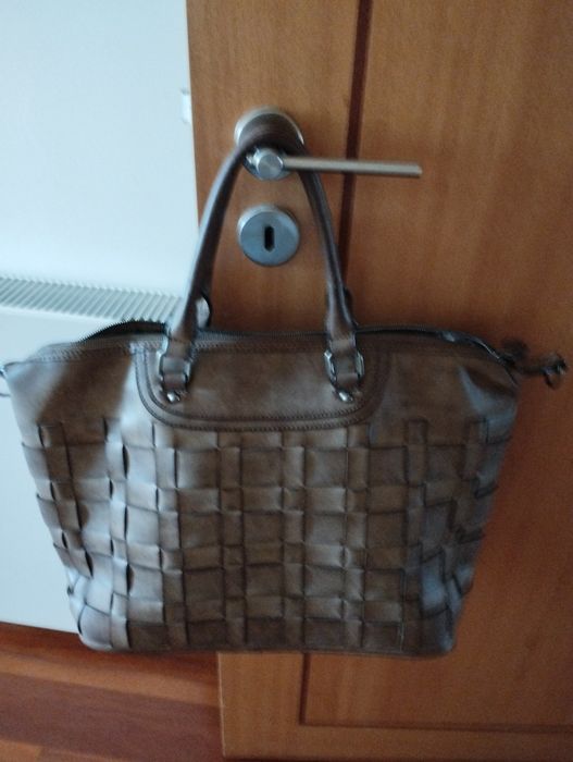 Malas de senhora.