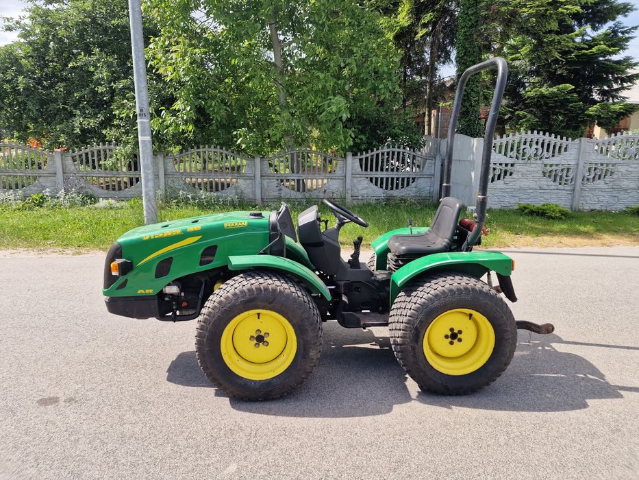 Traktor Ferrari Vipar 40 koni idealny  stan