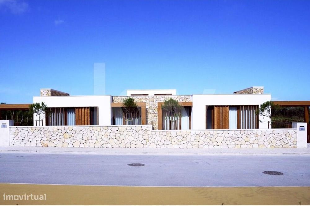 Moradia T3 Geminada, em empreendimento de luxo, na Costa de Prata, Óbi