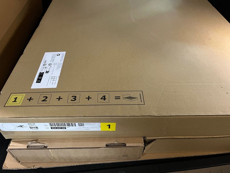 Ikea MALM
Łóżko z pojemnikiem, biały, 140x200 cm