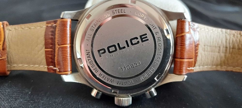 Relógio Quartz semi novo Police