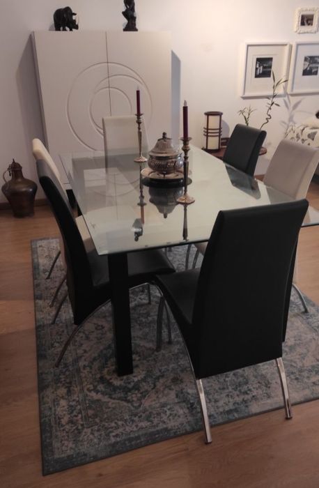 Mesa de jantar em vidro e wengué preto 183x107cm