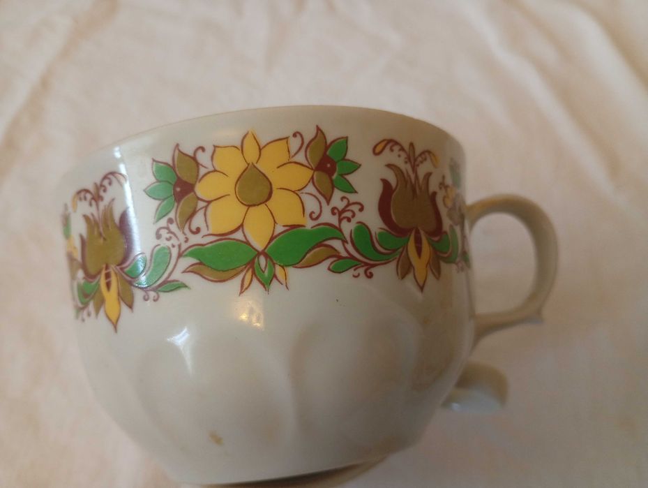 4 чайные чашки большого обьема