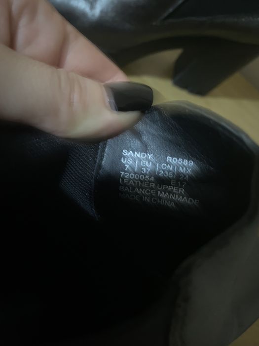 Skórzane botki Calvin Klein 37