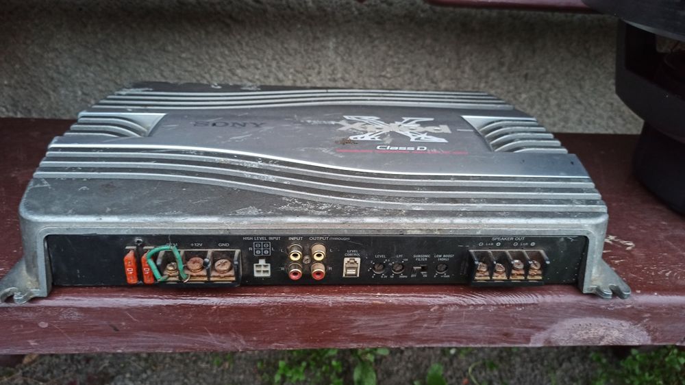 ПРОДАМ   акустику в машину  JVC, усілок  SONY