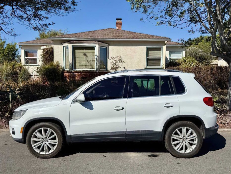 Volkswagen Tiguan      2015