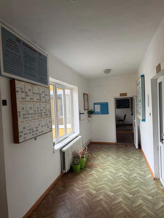 Здається приміщення під бізнес. Можна ціле, можна частинами.