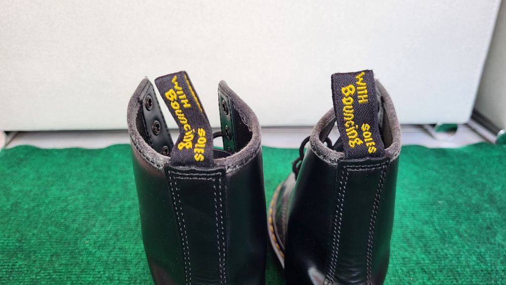 Botas pretas Dr. Martins 36