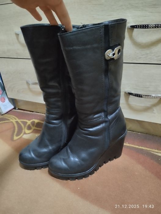 Шкіряні сапожки чобітки