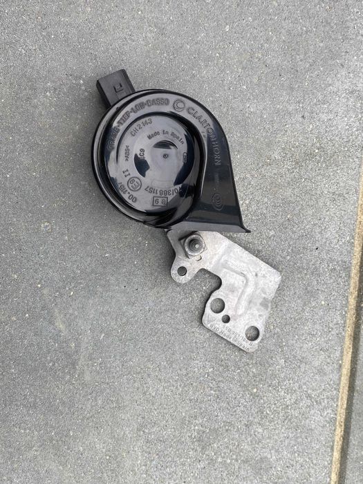 klakson , A046466 , 95B.951.211  . 95B.951.186 zestaw z uchwytem