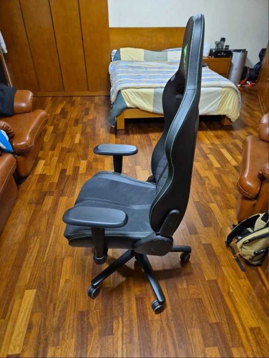 Cadeira Gaming Razer Enki X como nova