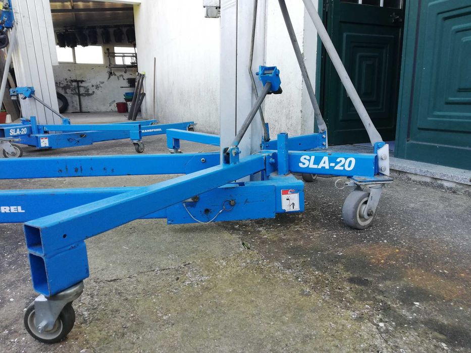 Venda de Elevadores de Carga Genie SLA20