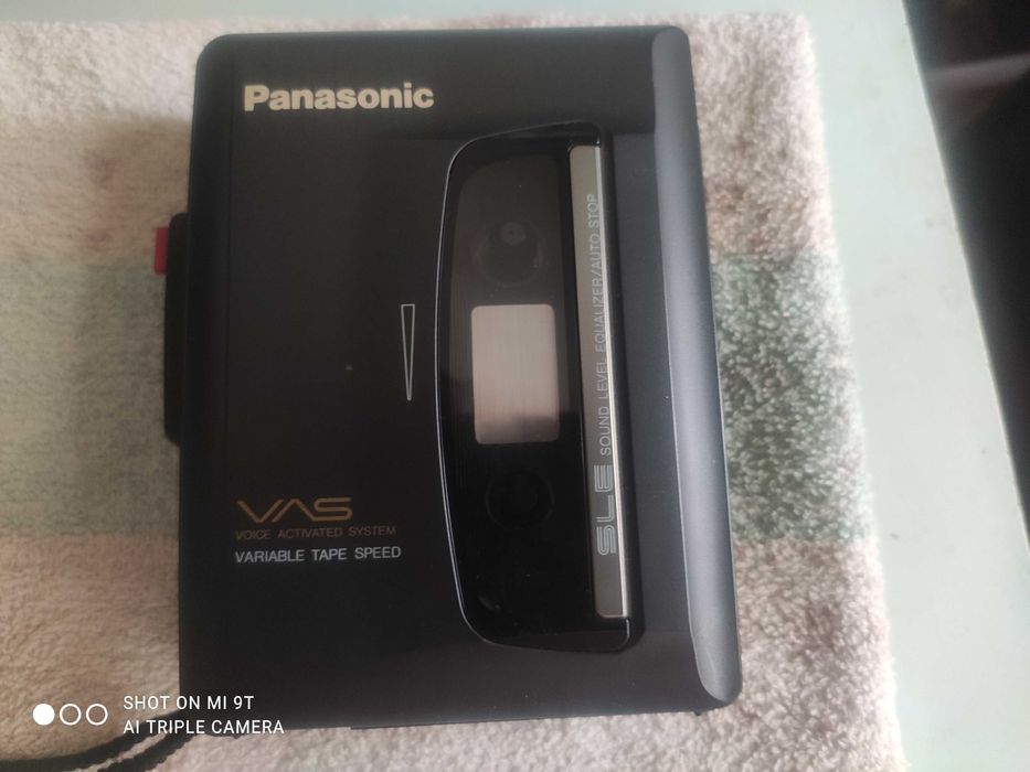 Продам два новых диктофона в коллекционном состоянии.