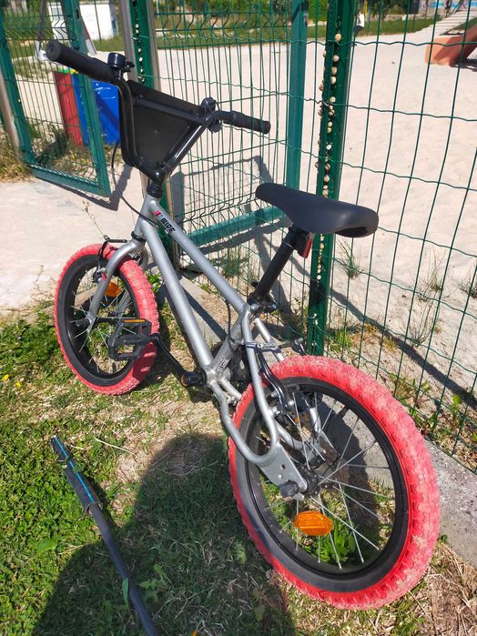 Bicicleta criança em bom estado e com pouco uso