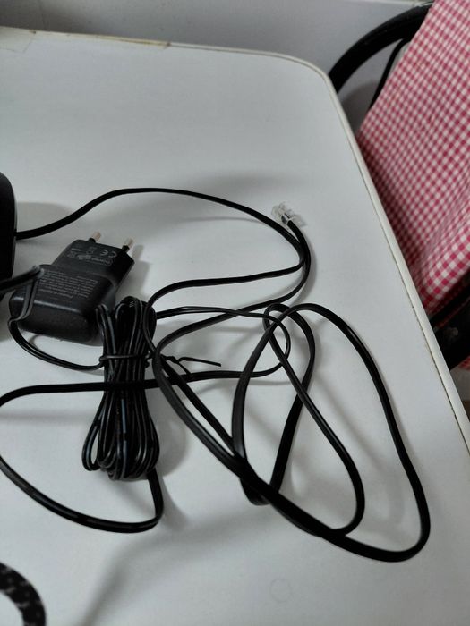 Telefone fixo portátil marca Qilive