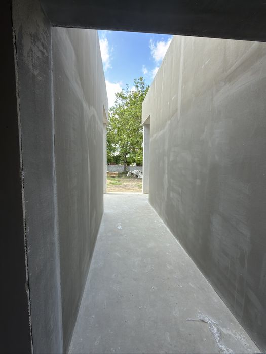 Moradia T4 geminada, térrea, com jardim e garagem em Condeixa-a-Nova