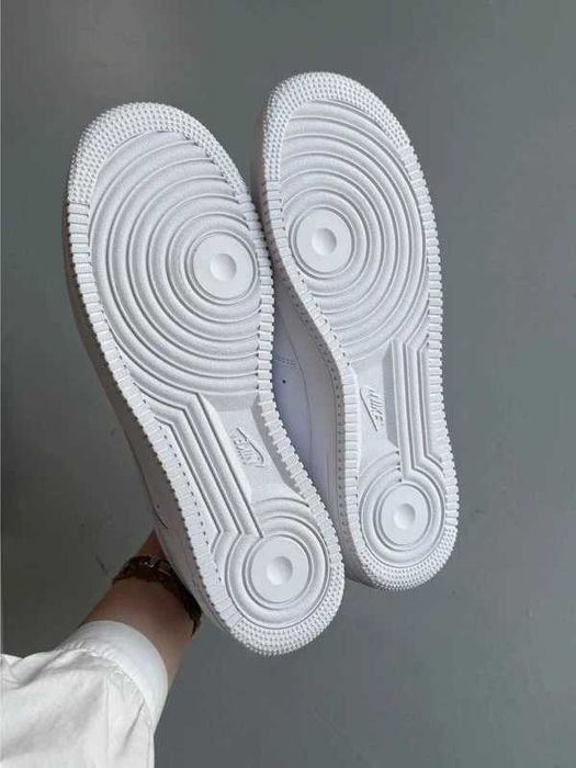 Nike Air Force 1 Low '07 Biały R.44