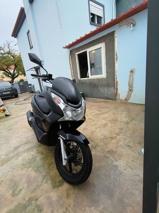 Vendo PCX 2012 revisão em dia por esse negociável
