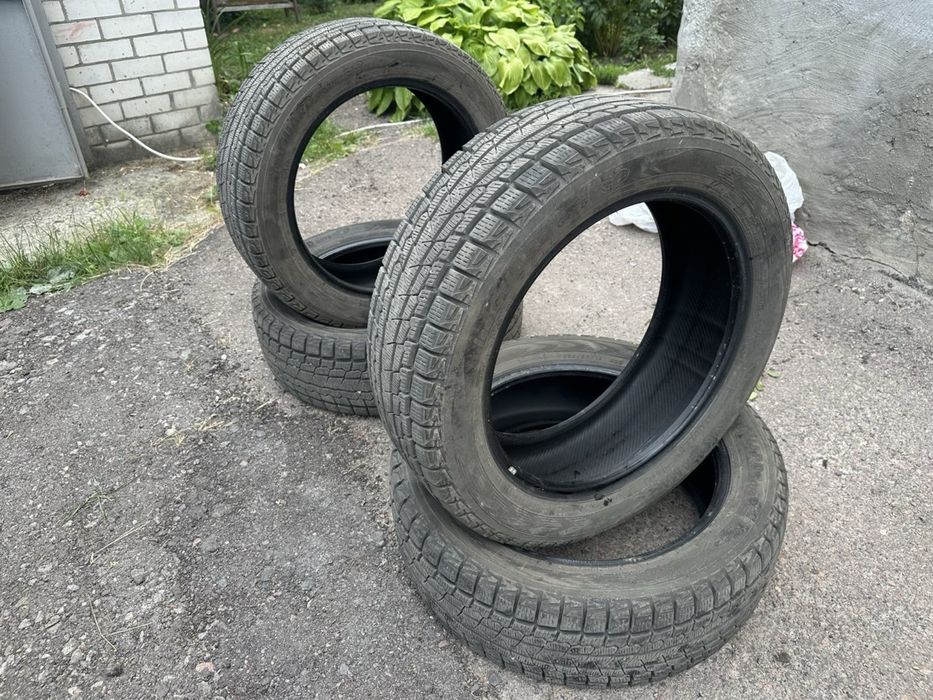 Гума зимова Yokohama 225/55 R19 iceGUARD G075