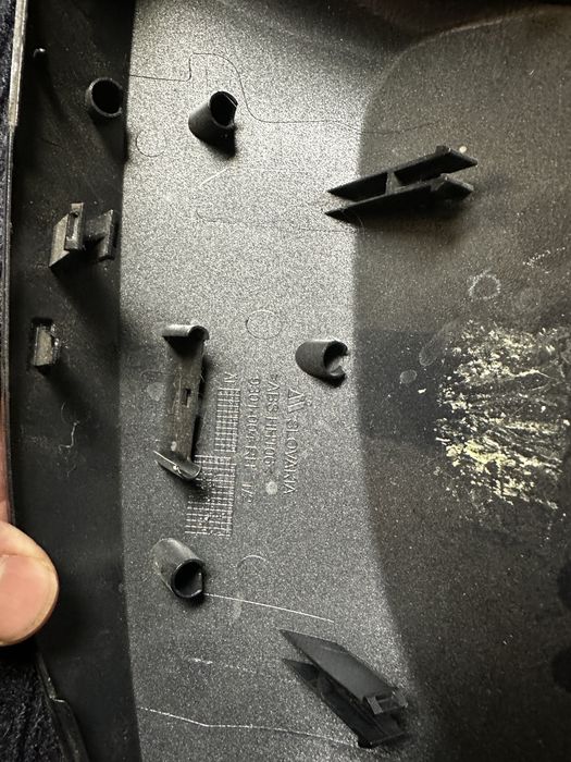 Obudowa lusterka yaris IV